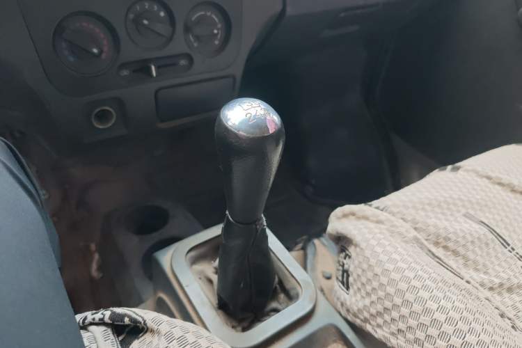 Used Dongfeng Xiaokang K07S 2015 1.2L Practical Version DK12-05 Gear Lever