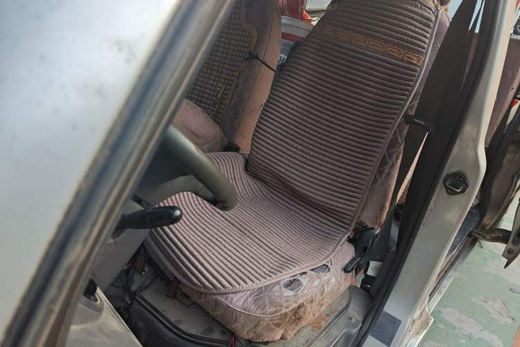 Used Dongfeng Xiaokang K07S 2015 1.2L Practical Version DK12-05 Left Front Seat