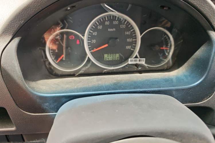 Used Dongfeng Xiaokang K07S 2015 1.2L Practical Version DK12-05 Odometer Close Up