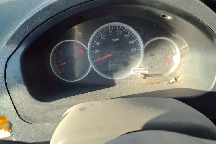 Used Dongfeng Xiaokang K07S 2015 1.0L Practical Version AF10-12 Odometer Close Up