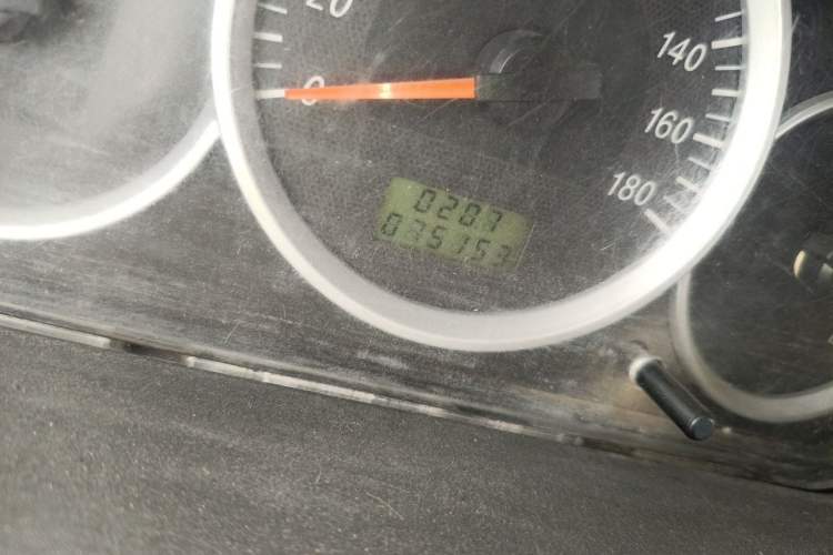 Used Dongfeng Xiaokang K07S 2015 1.2L Practical Version DK12-05 Odometer Close Up