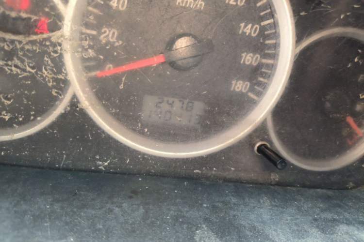 Used Dongfeng Xiaokang K07S 2015 1.2L Practical Version DK12-05 Odometer Close Up