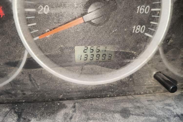 Used Dongfeng Xiaokang K07S 2015 1.2L Practical Version DK12-05 Odometer Close Up