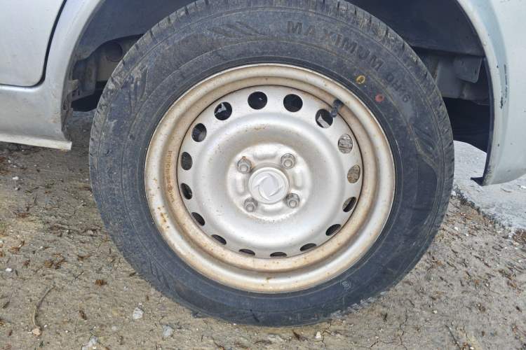 Used Dongfeng Xiaokang K07S 2015 1.0L Practical Version AF10-12 Right Front Wheel Hub