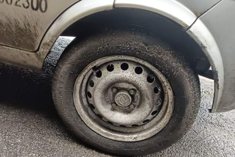 Used Dongfeng Xiaokang K07S 2015 1.2L Practical Version DK12-05 Right Front Wheel Hub