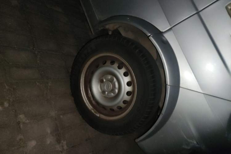 Used Dongfeng Xiaokang K07S 2015 1.2L Practical Version DK12-05 Right Front Wheel Hub