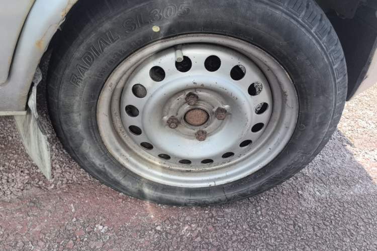 Used Dongfeng Xiaokang K07S 2015 1.2L Standard Model DK12-05 Right Front Wheel Hub