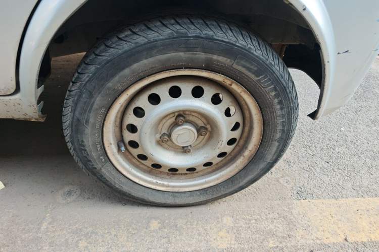 Used Dongfeng Xiaokang K07S 2015 1.2L Practical Version DK12-05 Right Front Wheel Hub