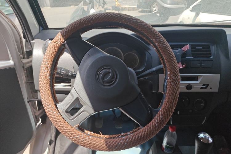 Used Dongfeng Xiaokang K07S 2015 1.2L Practical Version DK12-05 Steering Wheel