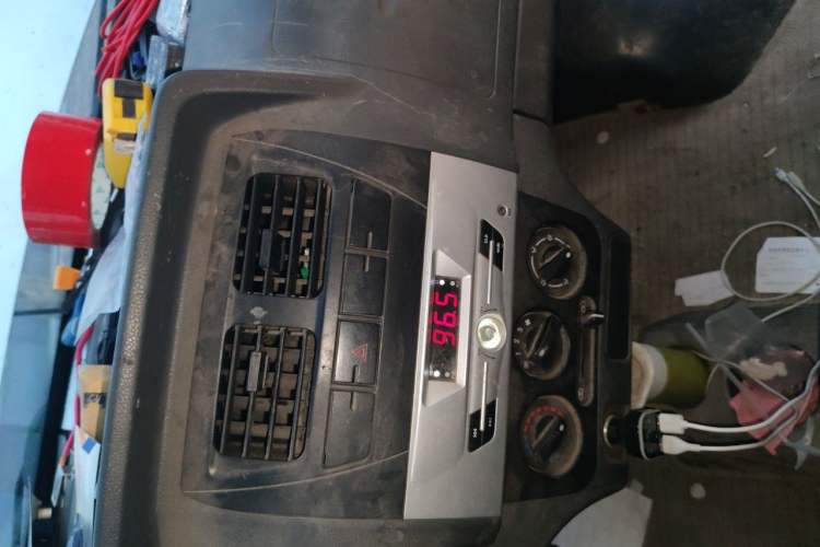 Used Dongfeng Xiaokang K07S 2015 1.2L Practical Version DK12-05 Audio And AC Panel
