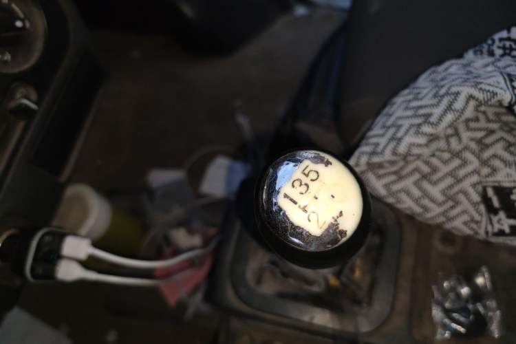 Used Dongfeng Xiaokang K07S 2015 1.2L Practical Version DK12-05 Gear Lever