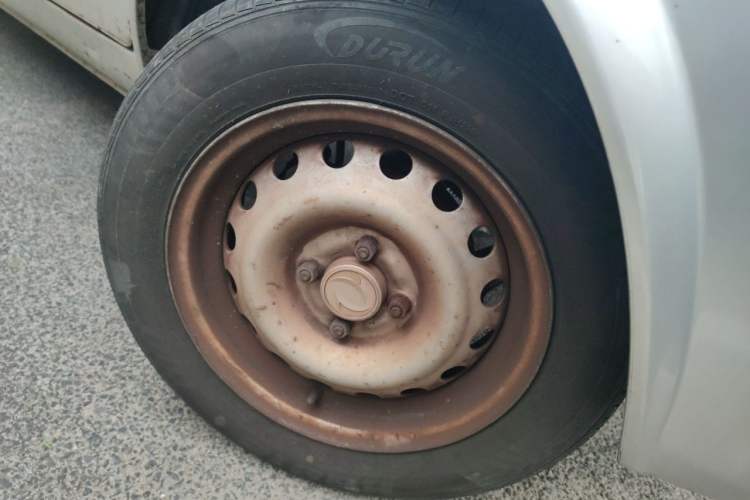 Used Dongfeng Xiaokang K07S 2015 1.2L Practical Version DK12-05 Right Front Wheel Hub