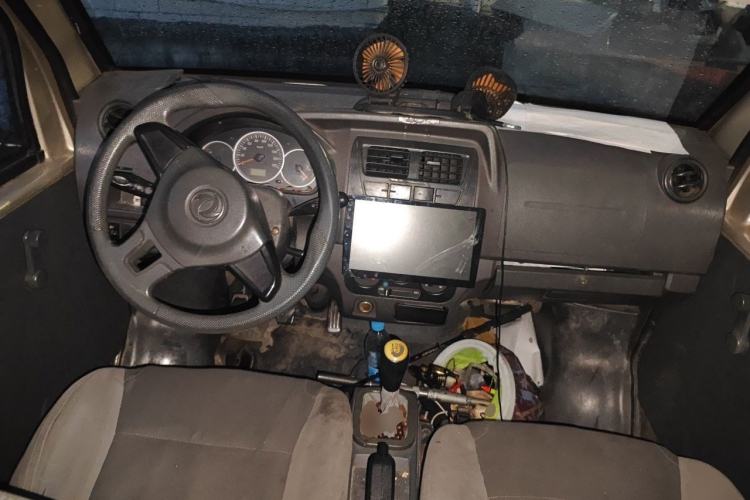 Used Dongfeng Xiaokang K07S 2015 1.2L Practical Version DK12-05 Center Console