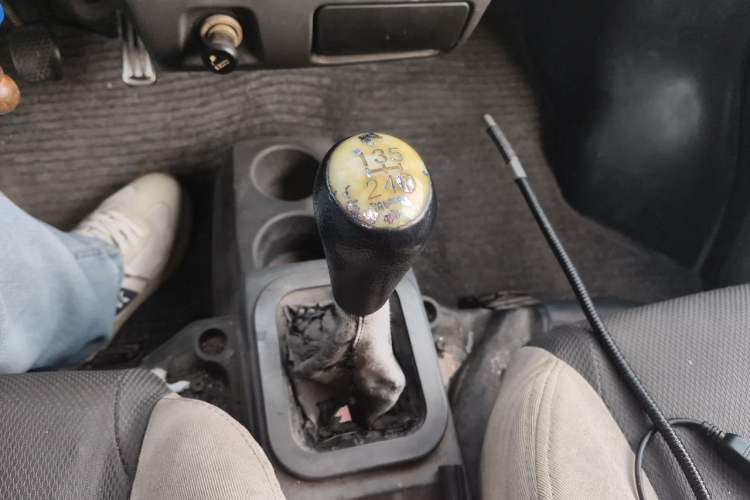 Used Dongfeng Xiaokang K07S 2015 1.2L Practical Version DK12-05 Gear Lever