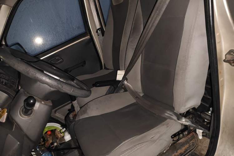 Used Dongfeng Xiaokang K07S 2015 1.2L Practical Version DK12-05 Left Front Seat