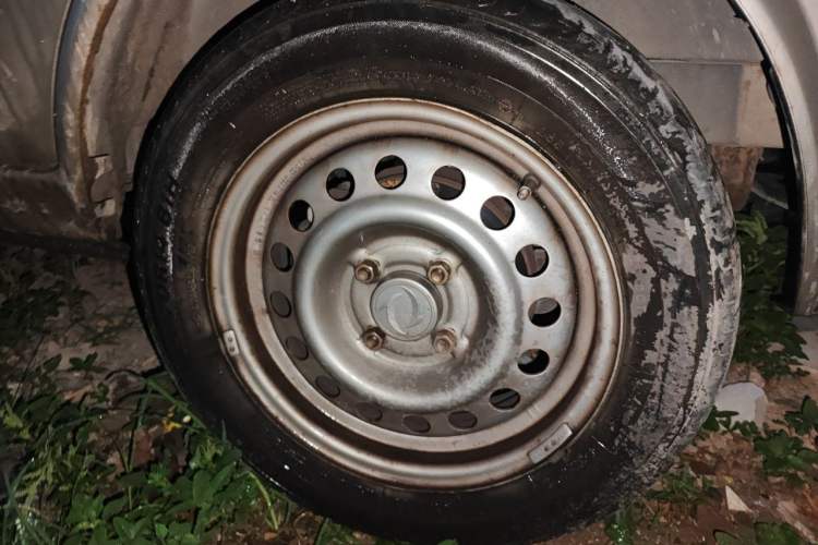 Used Dongfeng Xiaokang K07S 2015 1.2L Practical Version DK12-05 Right Front Wheel Hub