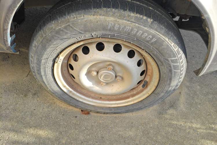 Used Dongfeng Xiaokang K07S 2016 1.0L Practical Version AF10-12 Right Front Wheel Hub