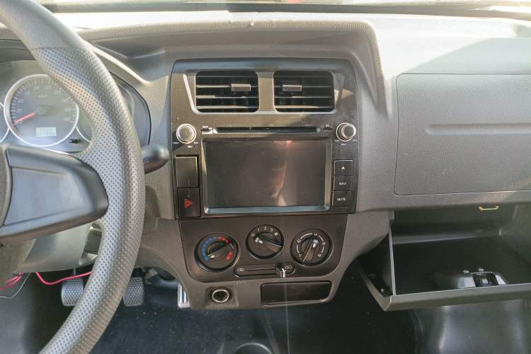 Used Dongfeng Xiaokang K07S 2016 1.2L Standard Edition DK12-10 Audio And AC Panel