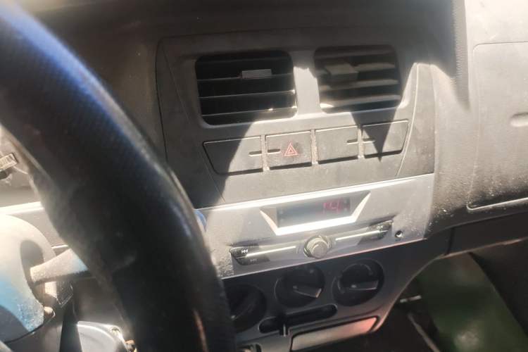 Used Dongfeng Xiaokang K07S 2016 1.2L Practical Version DK12-10 Audio And AC Panel