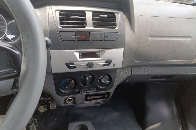 Used Dongfeng Xiaokang K07S 2016 1.2L Practical Version DK12-10 Audio And AC Panel