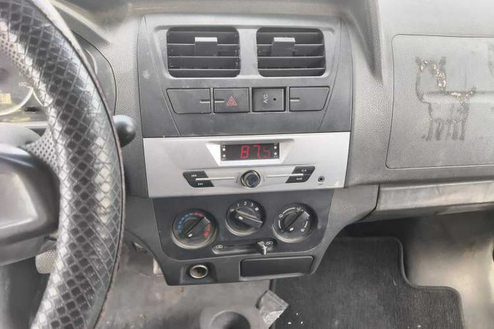 Used Dongfeng Xiaokang K07S 2016 1.2L Practical Version DK12-10 Audio And AC Panel