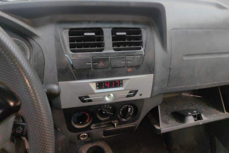 Used Dongfeng Xiaokang K07S 2016 1.2L Practical Version DK12-10 Audio And AC Panel