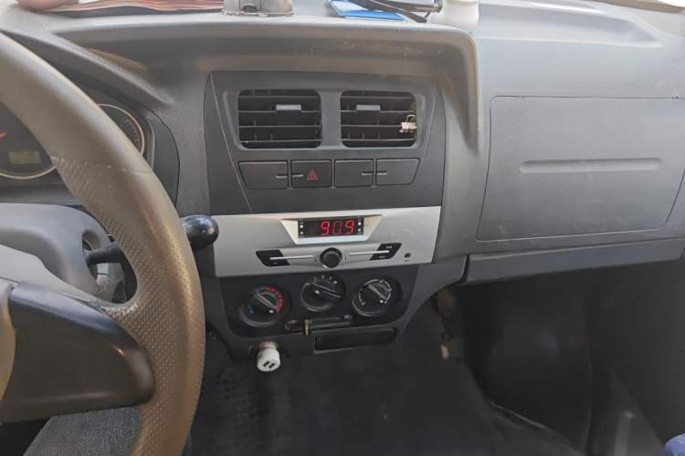 Used Dongfeng Xiaokang K07S 2016 1.0L Practical Version DK10 Audio And AC Panel