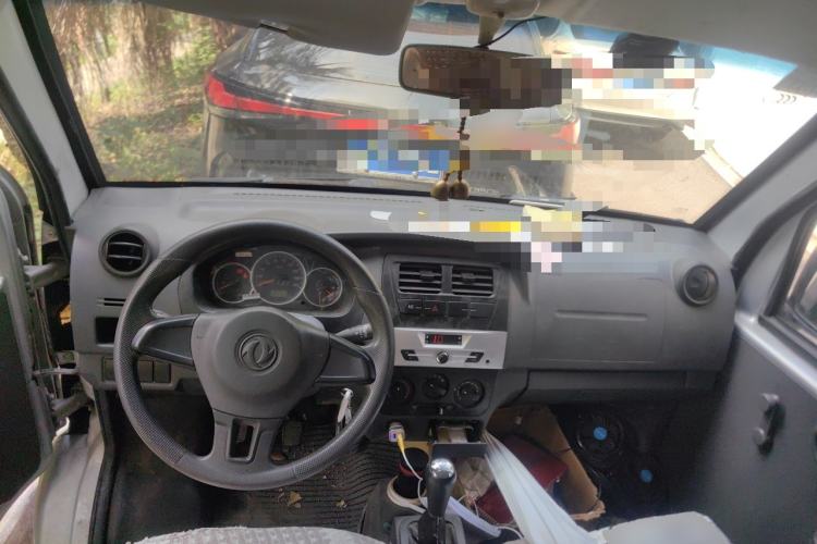 Used Dongfeng Xiaokang K07S 2016 1.2L Practical Version DK12-10 Center Console