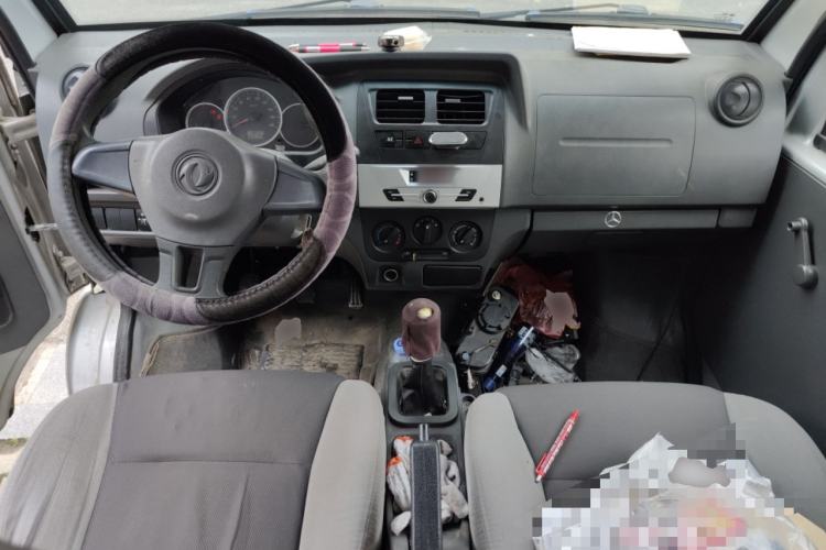 Used Dongfeng Xiaokang K07S 2016 1.2L Practical Version DK12-10 Center Console