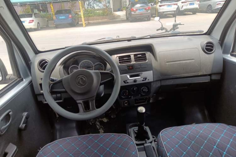 Used Dongfeng Xiaokang K07S 2016 1.2L Practical Version DK12-10 Center Console