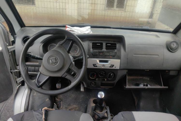 Used Dongfeng Xiaokang K07S 2016 1.2L Practical Version DK12-10 Center Console