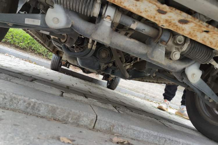 Used Dongfeng Xiaokang K07S 2016 1.2L Practical Version DK12-10 Chassis Front