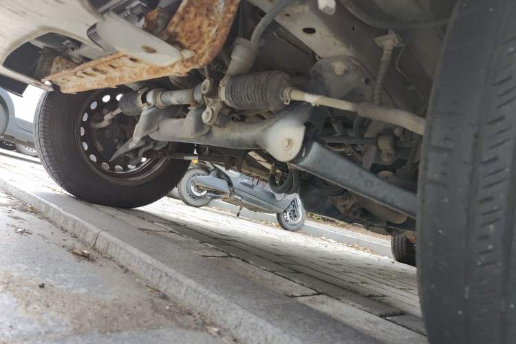 Used Dongfeng Xiaokang K07S 2016 1.2L Practical Version DK12-10 Chassis Front Left