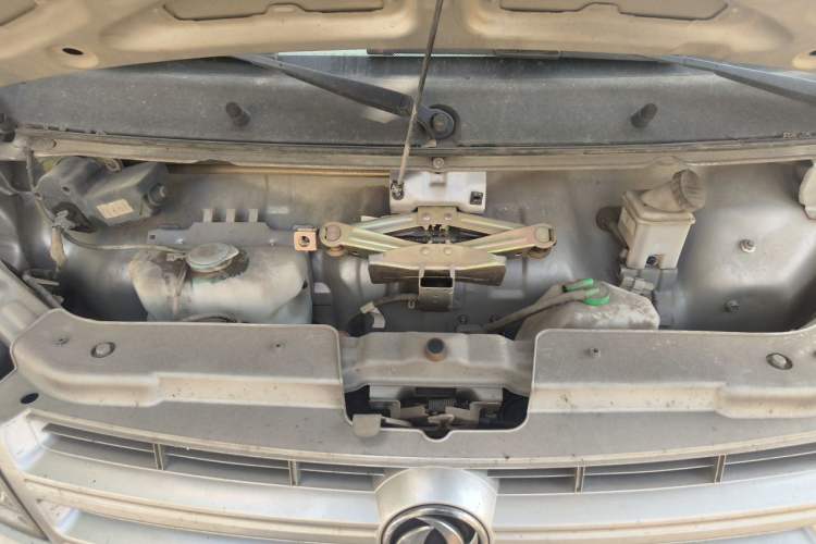 Used Dongfeng Xiaokang K07S 2016 1.2L Practical Version DK12-10 Engine Bay