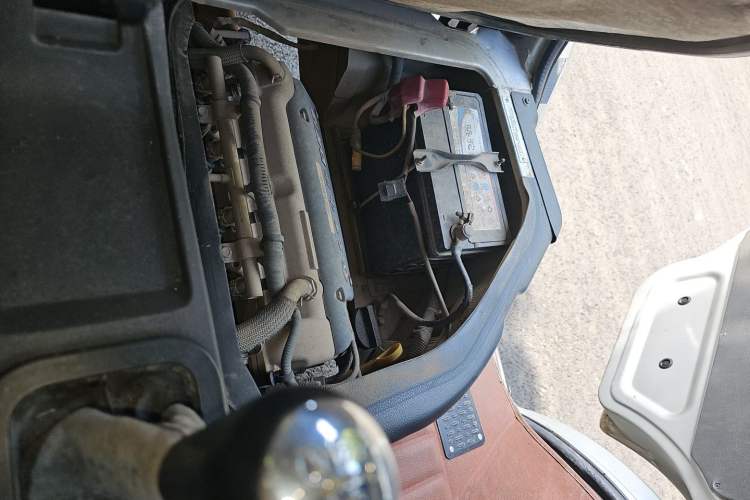 Used Dongfeng Xiaokang K07S 2016 1.2L Practical Version DK12-10 Engine Bay Left