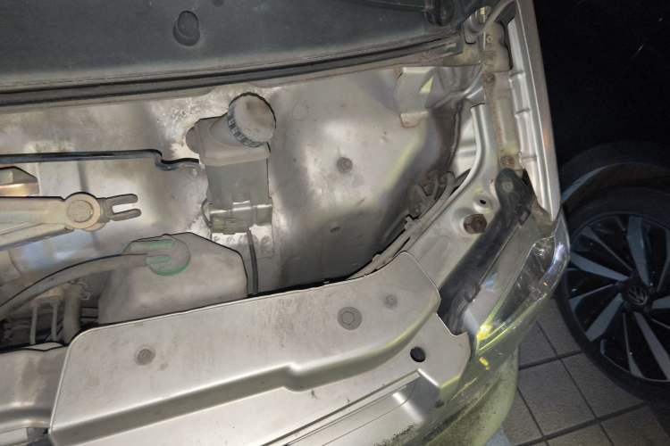 Used Dongfeng Xiaokang K07S 2016 1.0L Practical Version DK10 Engine Bay Left