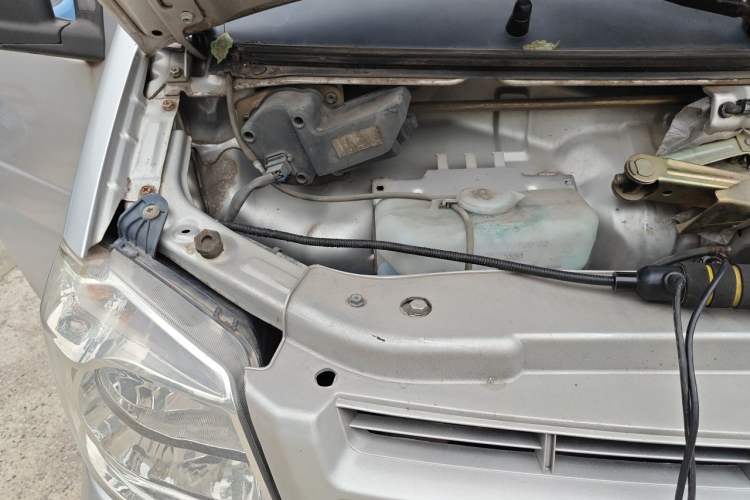 Used Dongfeng Xiaokang K07S 2016 1.2L Practical Version DK12-10 Engine Bay Right