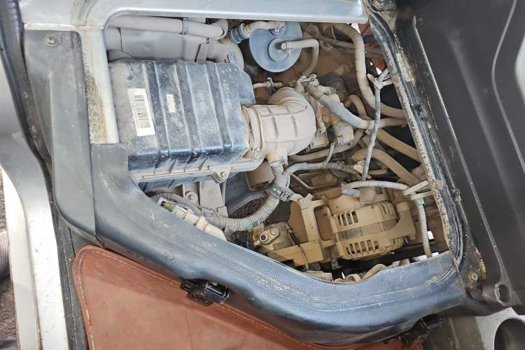 Used Dongfeng Xiaokang K07S 2016 1.2L Practical Version DK12-10 Engine Bay Right