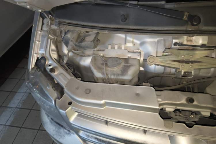 Used Dongfeng Xiaokang K07S 2016 1.0L Practical Version DK10 Engine Bay Right