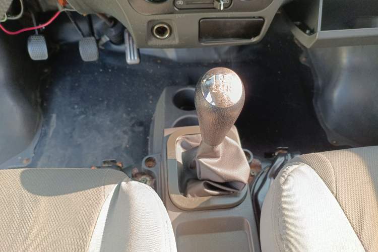 Used Dongfeng Xiaokang K07S 2016 1.2L Standard Edition DK12-10 Gear Lever