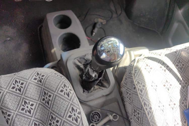 Used Dongfeng Xiaokang K07S 2016 1.2L Practical Version DK12-10 Gear Lever