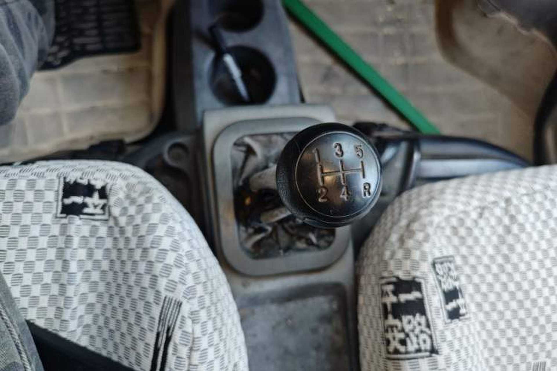 Used Dongfeng Xiaokang K07S 2016 1.0L Practical Version AF10-12 Gear Lever