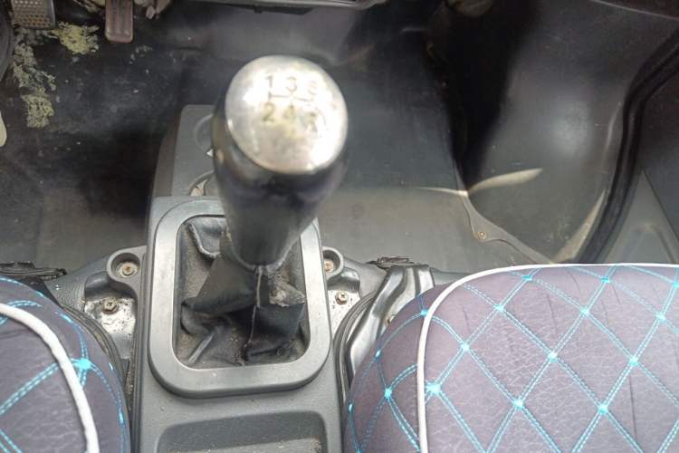 Used Dongfeng Xiaokang K07S 2016 1.2L Practical Version DK12-10 Gear Lever