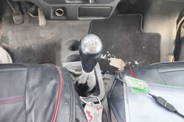 Used Dongfeng Xiaokang K07S 2016 1.2L Practical Version DK12-10 Gear Lever