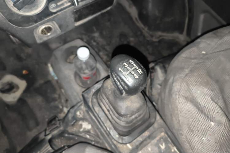 Used Dongfeng Xiaokang K07S 2016 1.0L Practical Version DK10 Gear Lever