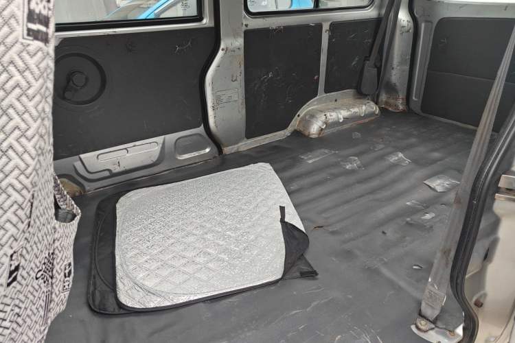 Used Dongfeng Xiaokang K07S 2016 1.2L Practical Version DK12-10 Left Rear Seat