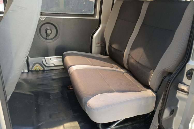 Used Dongfeng Xiaokang K07S 2016 1.2L Standard Edition DK12-10 Left Rear Seat