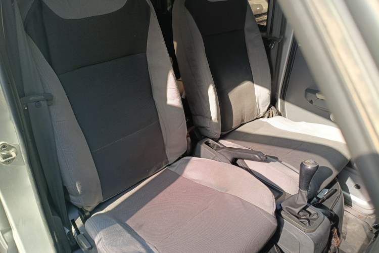 Used Dongfeng Xiaokang K07S 2016 1.2L Standard Edition DK12-10 Right Front Seat