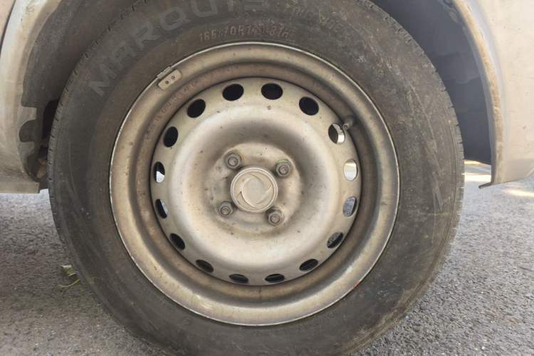 Used Dongfeng Xiaokang K07S 2016 1.2L Practical Version DK12-10 Right Front Wheel Hub