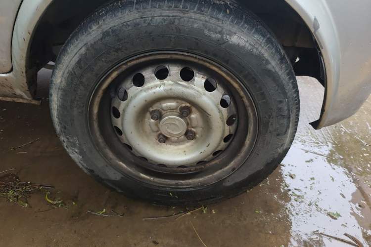 Used Dongfeng Xiaokang K07S 2016 1.0L Practical Version DK10 Right Front Wheel Hub